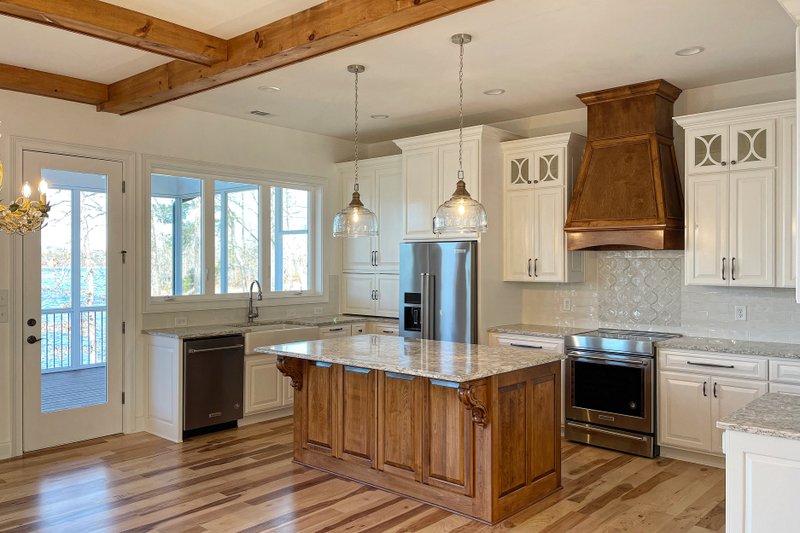 Dream House Plan - Interior - Kitchen for Craftsman House Plan #437-128 - 3 bed, 3.5 bath