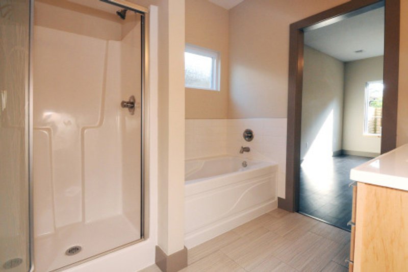 Home Plan - Interior - Master Bathroom for Contemporary House Plan #932-7 - 3 bed, 2 bath