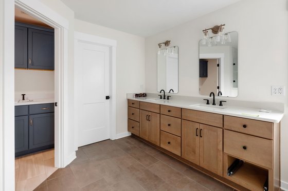 Photo 27 for Farmhouse House Plan #1080-6 - 5 bed, 4.5 bath