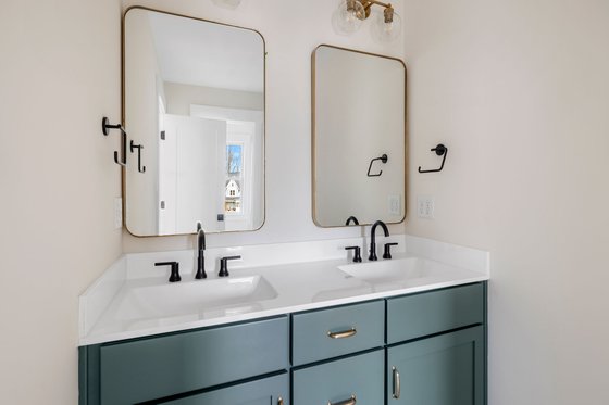 Photo 31 for Farmhouse House Plan #1080-6 - 5 bed, 4.5 bath