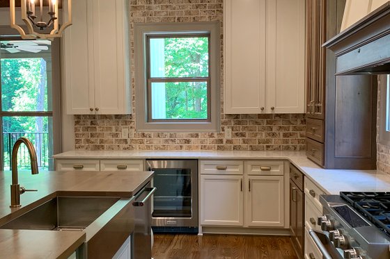 Interior - Kitchen 1 for Craftsman House Plan #437-103 - 4 bed, 3.5 bath