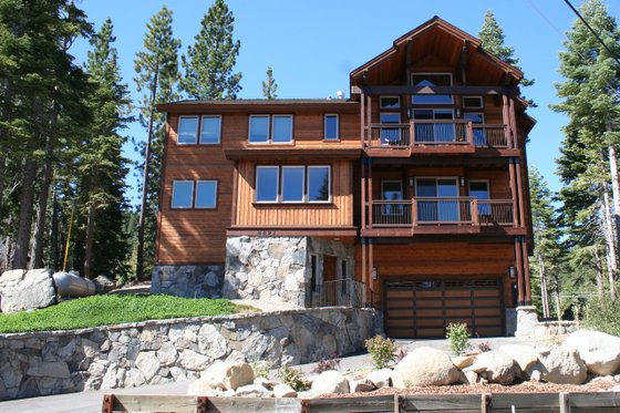 Exterior - Front Elevation for Craftsman House Plan #899-6 - 4 bed, 4 bath