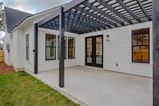 Exterior - Covered Porch for Traditional House Plan #461-82 - 4 bed, 3 bath