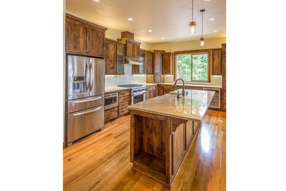 Interior - Kitchen 1 for Craftsman House Plan #124-988 - 3 bed, 2.5 bath