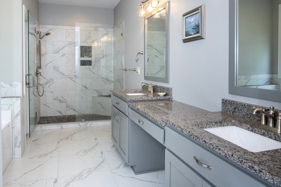 Interior - Master Bathroom for Craftsman House Plan #929-916 - 3 bed, 2 bath