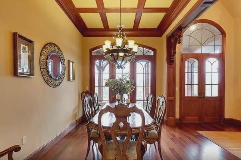 Dream House Plan - Interior - Dining Room 1 for Craftsman House Plan #54-529 - 3 bed, 2.5 bath