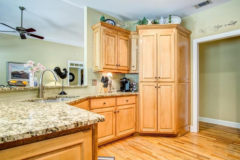 Architectural House Design - Interior - Kitchen for Traditional House Plan #437-110 - 3 bed, 2.5 bath
