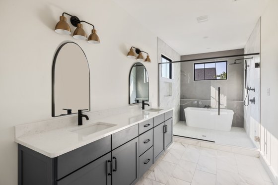 Interior - Master Bathroom 1 for Traditional House Plan #1080-2 - 5 bed, 4.5 bath