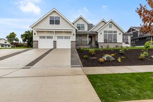 Craftsman Exterior - Front Elevation Plan #1070-43