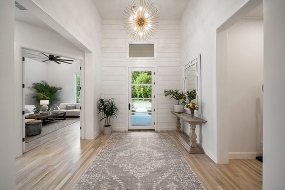 Interior - Entry 1 for Traditional House Plan #1098-8 - 4 bed, 4.5 bath