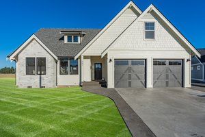 Farmhouse Exterior - Front Elevation Plan #1070-127