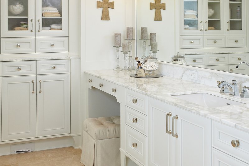 Home Plan - Interior - Master Bathroom 2 for European House Plan #928-8 - 4 bed, 3.5 bath