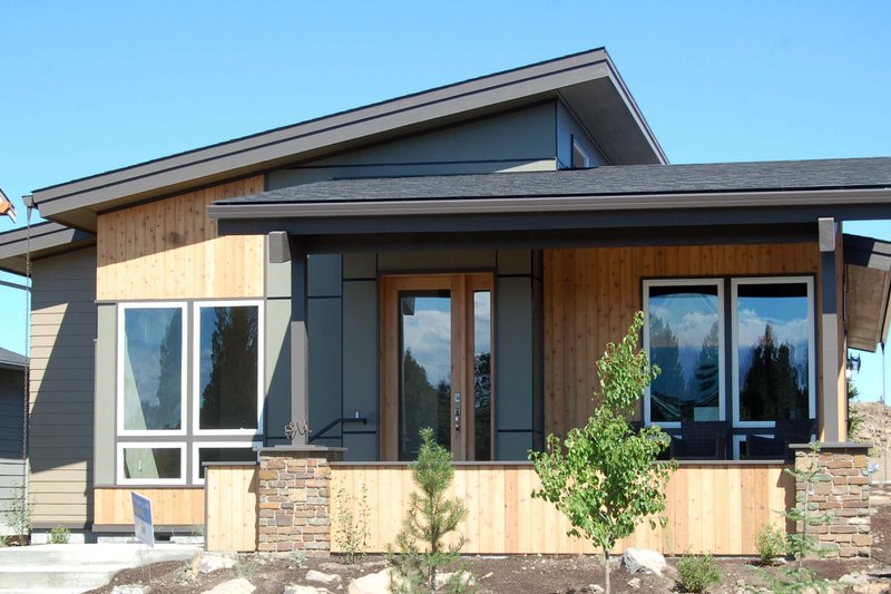 Architectural House Design - Modern Exterior - Front Elevation Plan #895-31