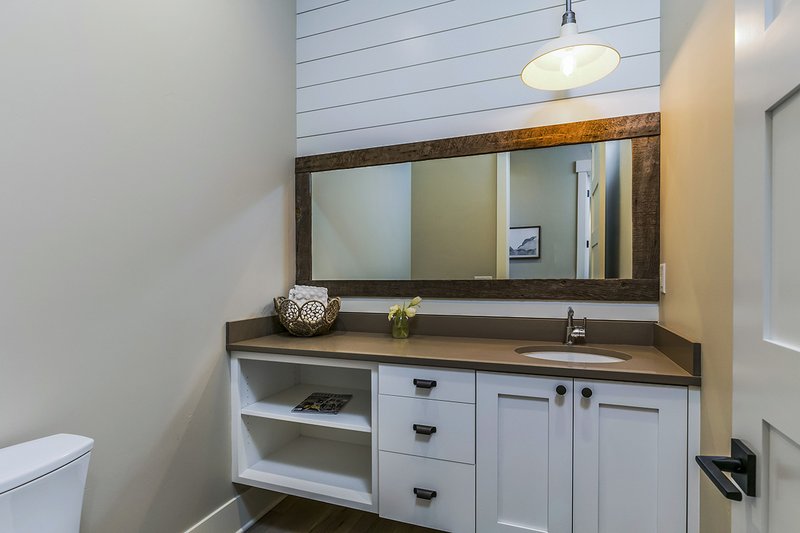 Architectural House Design - Interior - Bathroom 1 for Contemporary House Plan #892-21 - 3 bed, 3.5 bath