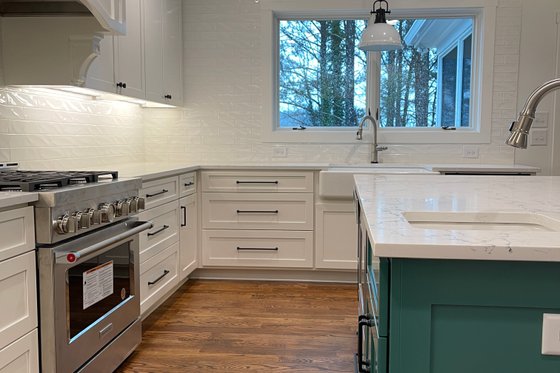 Interior - Kitchen 3 for Farmhouse House Plan #437-126 - 4 bed, 4 bath