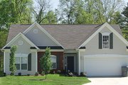 Traditional Style House Plan - 3 Beds 2 Baths 1458 Sq/Ft Plan #453-66 