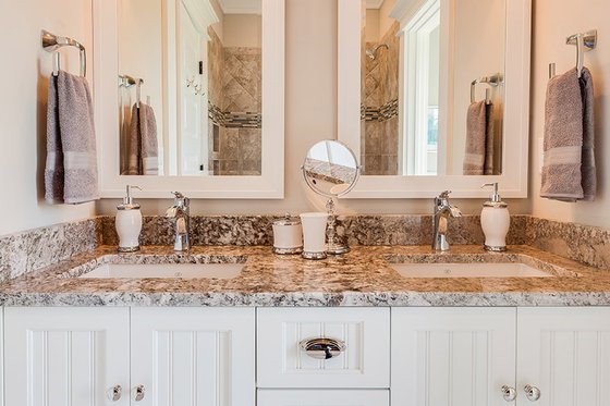 Interior - Bathroom 1 for Craftsman House Plan #929-839 - 5 bed, 4 bath