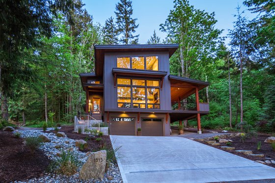 Exterior - Front Elevation for Contemporary House Plan #1070-7 - 3 bed, 3 bath