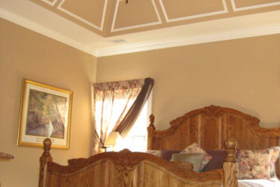Photo 8 for European House Plan #437-22 - 3 bed, 2 bath