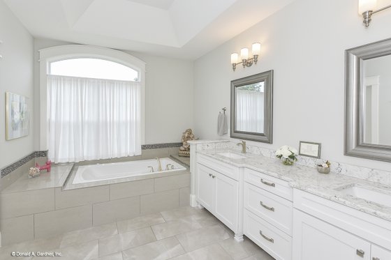 Interior - Master Bathroom for Craftsman House Plan #929-978 - 4 bed, 3 bath