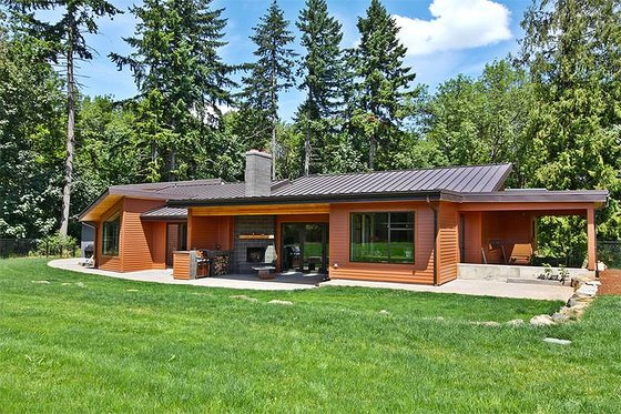 Rear View - 3300 square foot Modern home