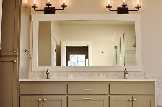 Interior - Master Bathroom 1 for Ranch House Plan #1070-28 - 3 bed, 2.5 bath