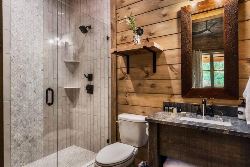 House Plan Design - Interior - Master Bathroom for Cabin House Plan #123-118 - 5 bed, 5 bath