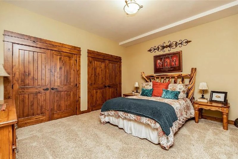 Home Plan - Interior - Bedroom for Cottage House Plan #70-1553 - 5 bed, 4.5 bath