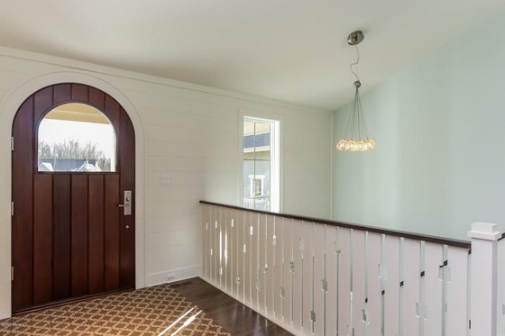 Interior - Entry for Traditional House Plan #901-135 - 4 bed, 2.5 bath