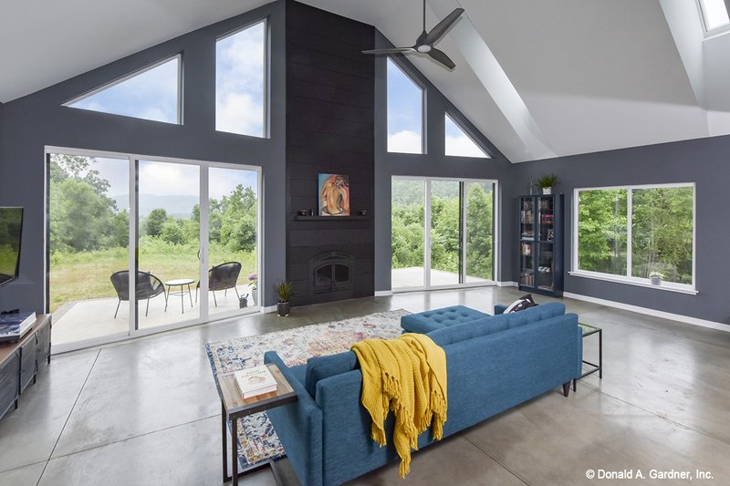 Home Plan - Interior - Family Room for Contemporary House Plan #929-85 - 3 bed, 2 bath
