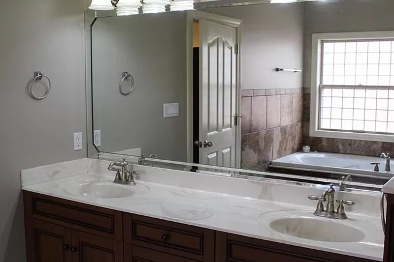 Home Plan - Interior - Master Bathroom for Traditional House Plan #17-155 - 4 bed, 2 bath