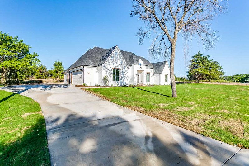 Architectural House Design - Exterior - Front Elevation 4 for Southern House Plan #1074-8 - 4 bed, 3.5 bath