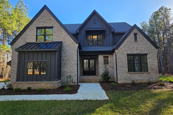 Modern Farmhouse Plan