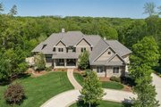 Traditional Style House Plan - 7 Beds 4.5 Baths 5947 Sq/Ft Plan #70-1554 