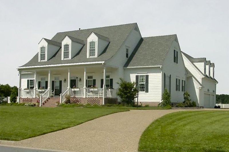 Exterior - Front Elevation 2 for Country House Plan #137-143 - 3 bed, 3 bath