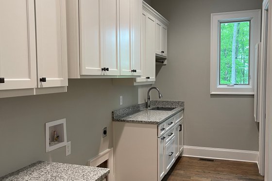 Interior - Laundry for Craftsman House Plan #437-124 - 3 bed, 3.5 bath