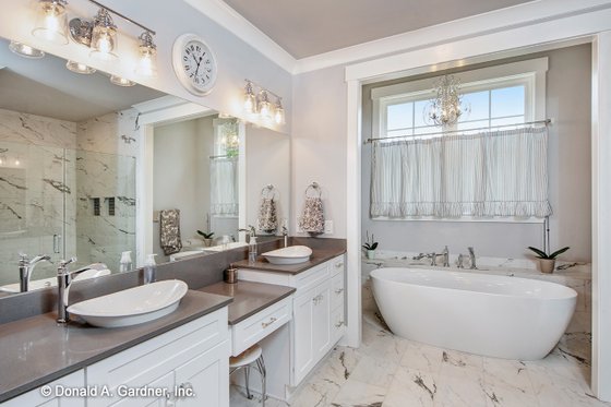 Interior - Master Bathroom for Craftsman House Plan #929-1110 - 4 bed, 3.5 bath