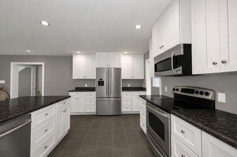 Architectural House Design - Interior - Kitchen for Traditional House Plan #1060-448 - 3 bed, 2.5 bath