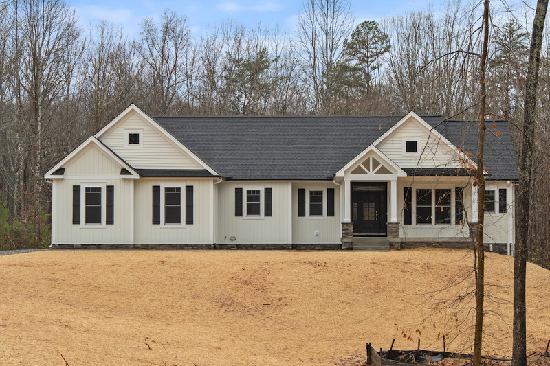 House Design - Farmhouse Exterior - Front Elevation Plan #923-154