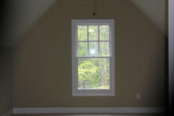 Photo 8 for Traditional House Plan #437-37 - 4 bed, 3.5 bath