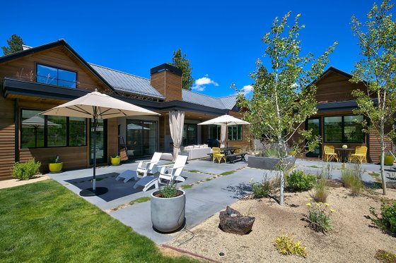 Exterior - Outdoor Living for Contemporary House Plan #892-21 - 3 bed, 3.5 bath