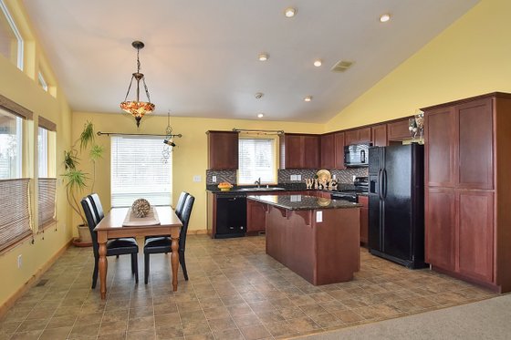 Photo 8 for Traditional House Plan #117-535 - 2 bed, 3 bath