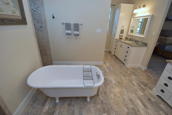 Interior - Master Bathroom for Craftsman House Plan #119-367 - 3 bed, 3.5 bath