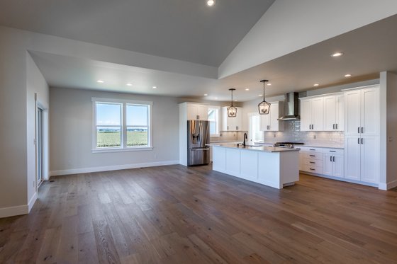 Photo 23 for Craftsman House Plan #1070-64 - 4 bed, 2.5 bath