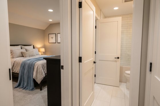 Interior - Bathroom 1 for Farmhouse House Plan #51-1523 - 3 bed, 3.5 bath