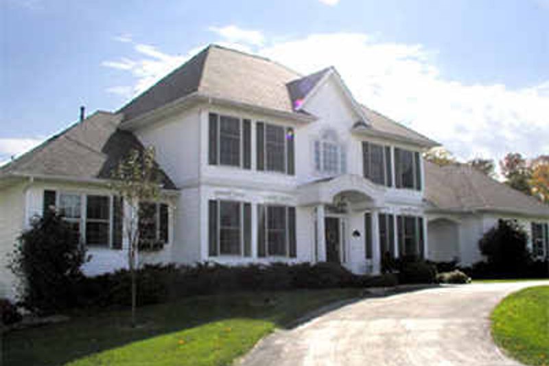 Dream House Plan - Modern Exterior - Front Elevation Plan #70-437