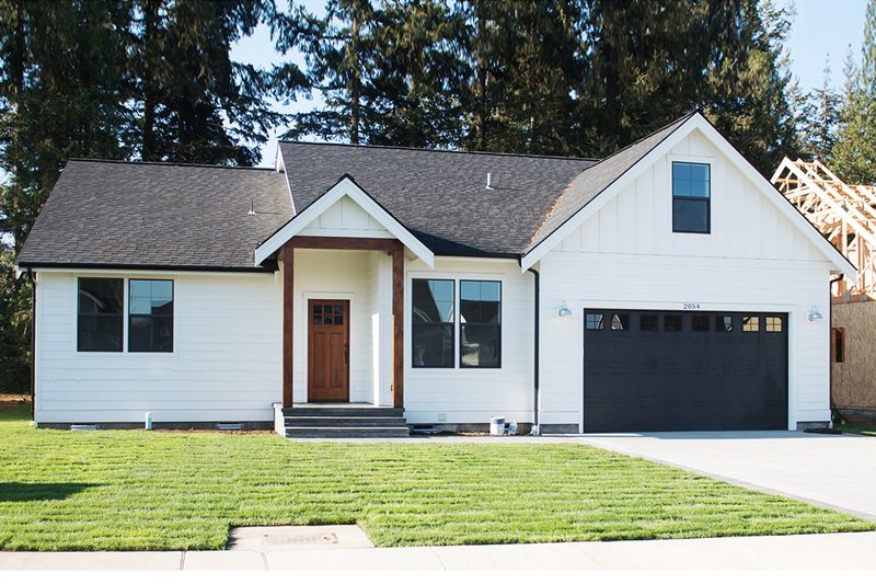 Home Plan - Craftsman Exterior - Front Elevation Plan #1070-25