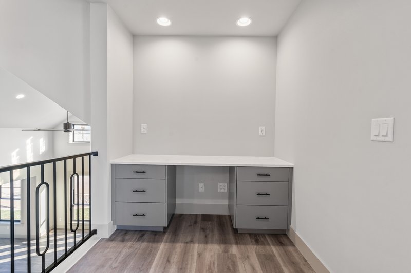 Home Plan - Farmhouse Photo Plan #1070-139