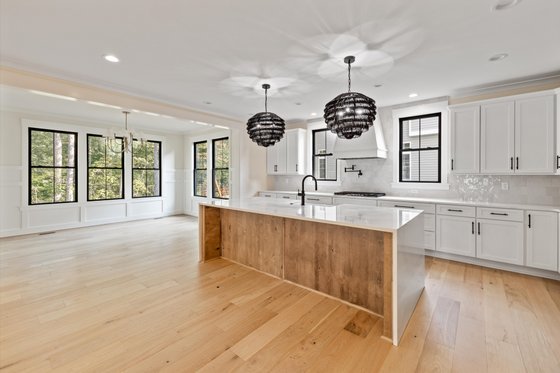 Photo 51 for Traditional House Plan #1080-2 - 5 bed, 4.5 bath