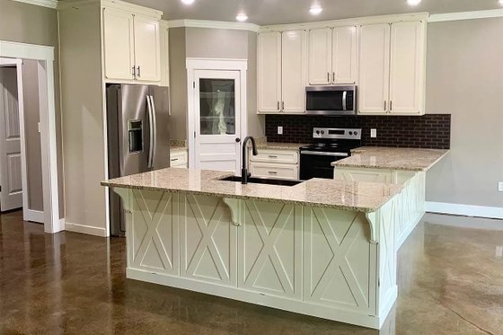 Interior - Kitchen for Traditional House Plan #923-145 - 3 bed, 2 bath